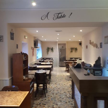 Hotel Restaurant Le Centre Comblanchien Esterno foto